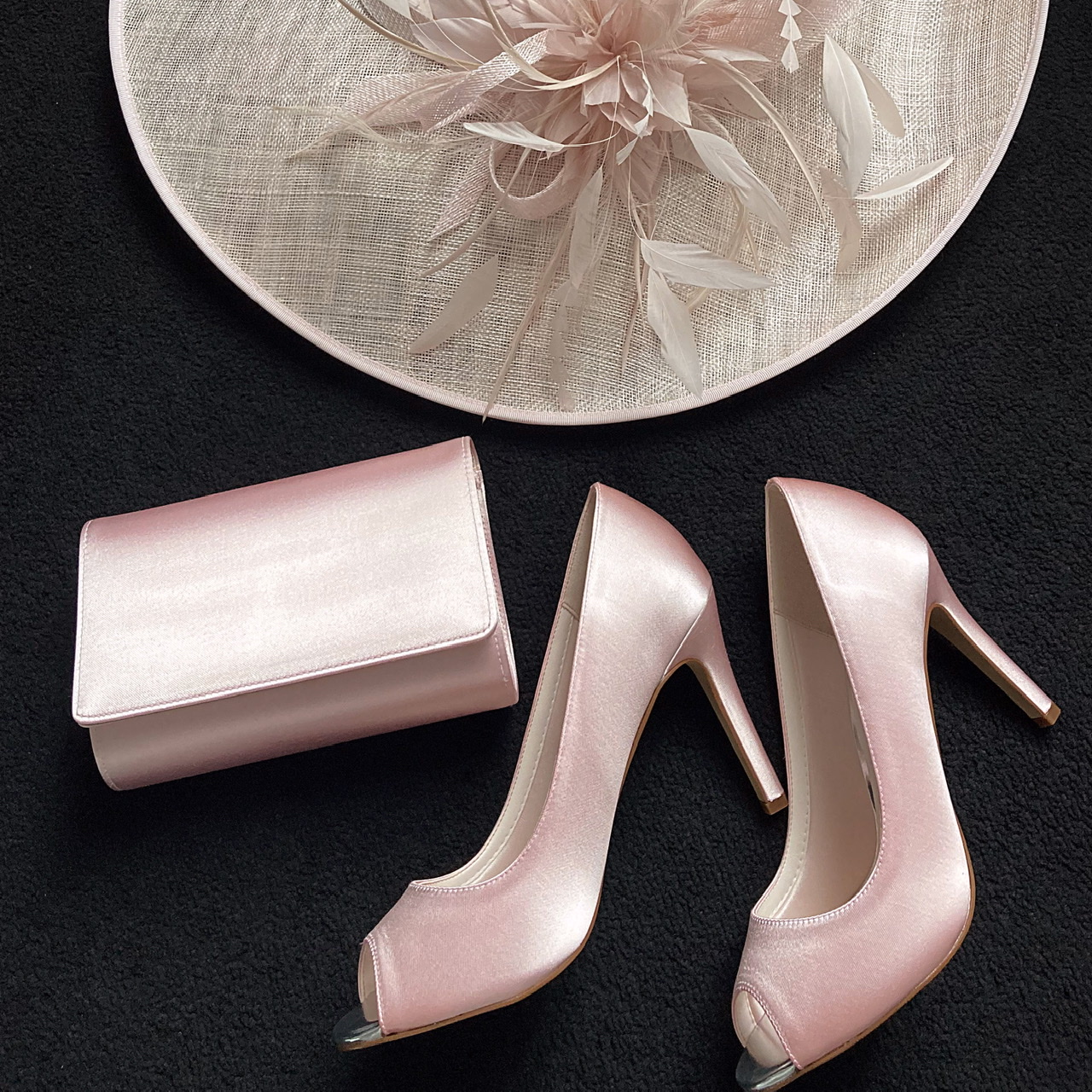 
Rainbow Club Robyn & Dafnee